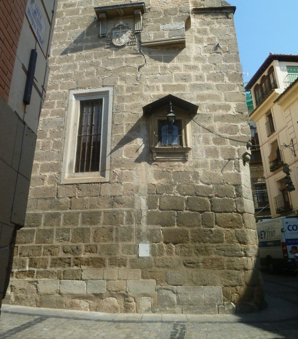 Virgen del Tiro junto al entronque de los Cuatro Tiempos Virgen del Tiro junto al entronque de los Cuatro Tiempos