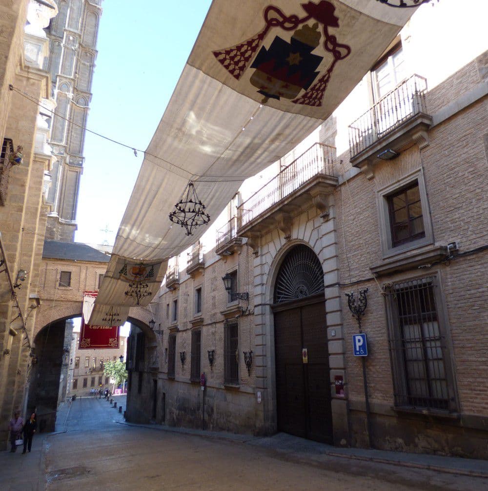 Fachada del Palacio Arzobispal Fachada del Palacio Arzobispal
