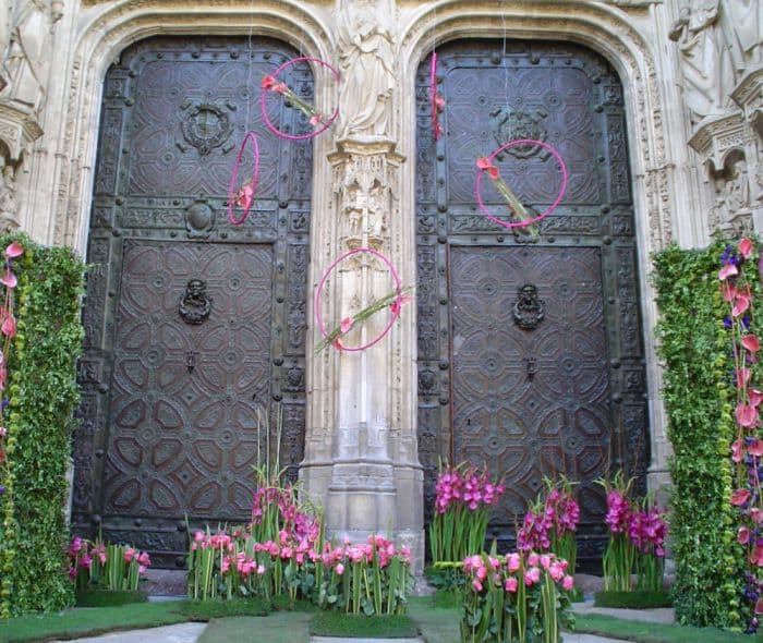 Adorno floral de la puerta de los Leones Adorno floral de la puerta de los Leones