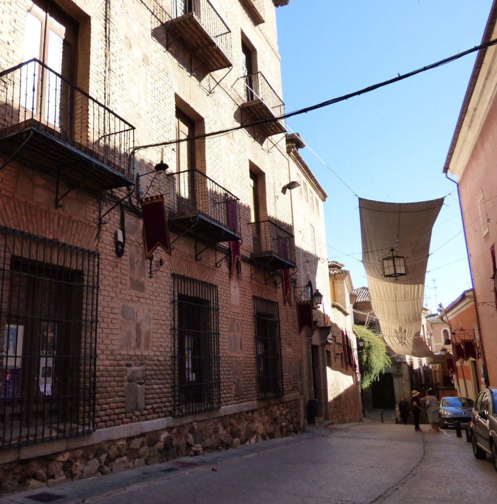 Calle de la Trinidad en su tramo medio Calle de la Trinidad en su tramo medio