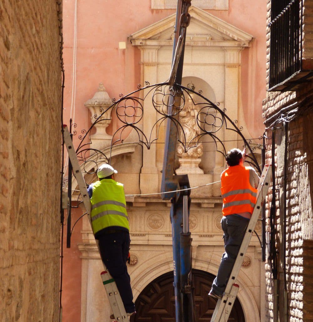 Colocación de un arco en la embocadura de Jesús y MarÃa con la calle de la Trinidad, Colocación de un arco en la embocadura de Jesús y MarÃa con la calle de la Trinidad,